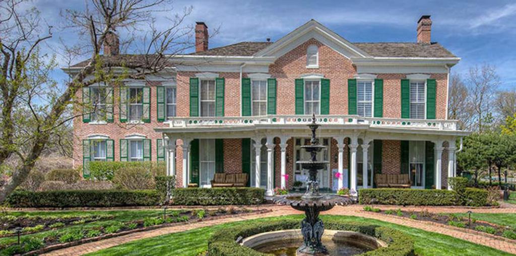 The Seth Ward House, home of the two most prominent traders in Missouri history. [source](http://hyperblogal.blogspot.com/2013/05/bent-ward-home-kansas-city-treasure.html)